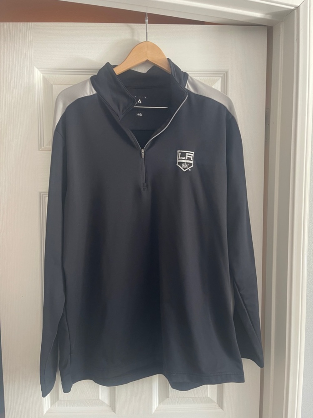 LA Kings Black Pullover with Subtle Logo